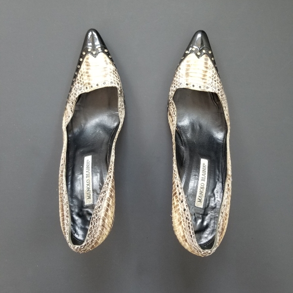 MANOLO BLAHNIK Snakeskin Brogue Pumps - Size 9